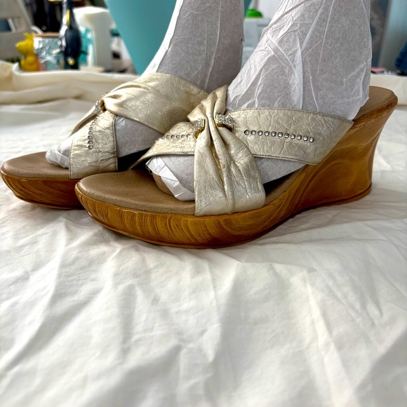 Once Puffy Wedge Sandal One Inch Platform Slip On Cream Color Iridescent 6 main image 10